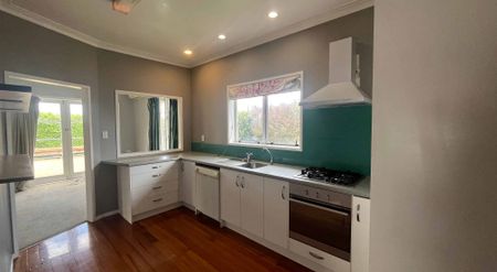 Sunny 3-bedroom house for rent!! - Photo 5