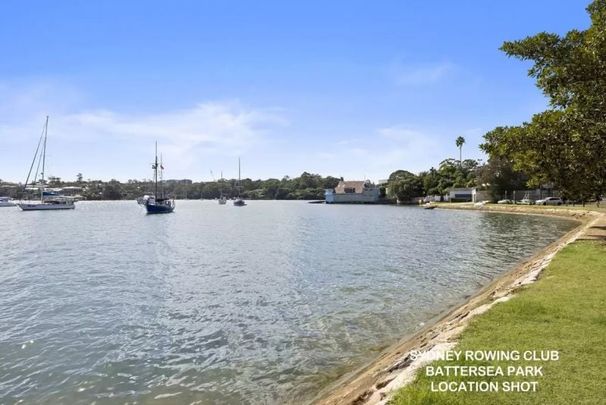 LUXURY LIVING IN BLUE RIBBON LOCATION - Photo 1