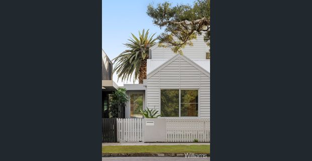 Designer Living in Central Williamstown - Photo 1