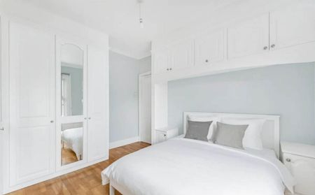 4 bedroom semi-detached house to rent - Photo 5