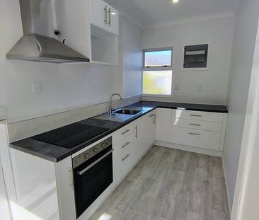 Pahurehure, renovated 2 bedroom unit - Photo 4