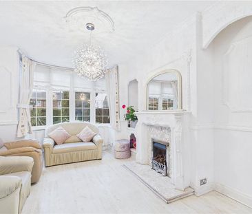 3 bedroom end of terrace house to rent - Photo 2