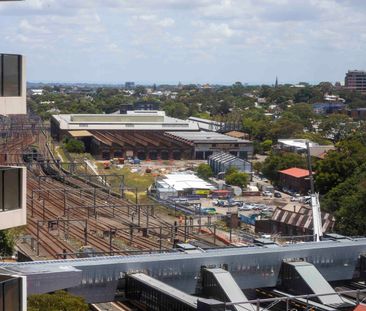 Brand new residence in buzzing heart of the area - Photo 6