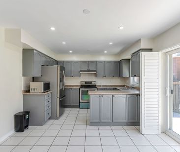 For Lease - 14 Galveston Crescent, Brampton, Ontario - Photo 4