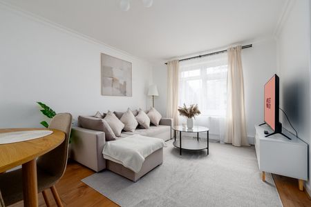 Royal Mint Street - Photo 2