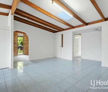 Spacious four bedroom home in convenient location - Photo 2