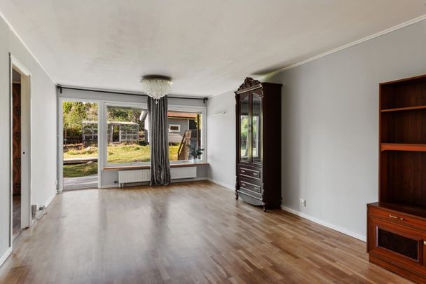 Aspvägen, Hallstavik - Foto 1