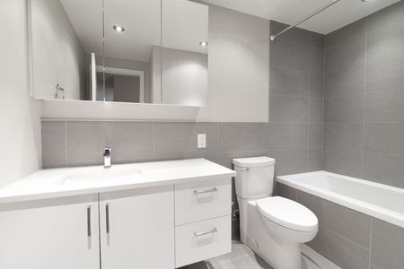 St. Lambert - Photo 3