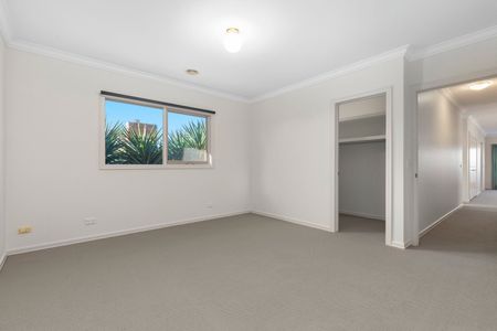 Three bedroom townhouse - Photo 3