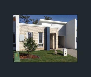 Duplex in Tannum Sands - Photo 1