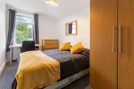 4 bedroom terraced house to rent - Photo 3