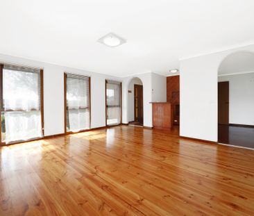 Spacious Three-Bedroom Home on a Corner Block - Photo 4
