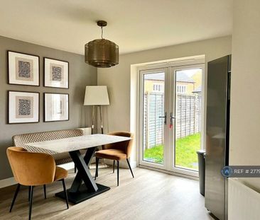 3 bedroom semi-detached house to rent - Photo 2