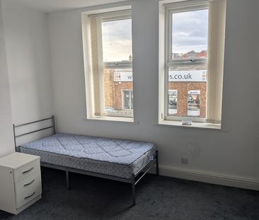 Studio Flat, Shaw Road, OL1 - Photo 6