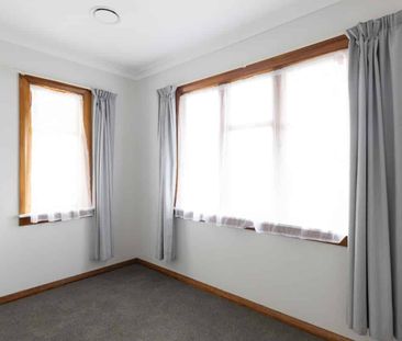 Fresh 4 bedroom in Takaro - Photo 1