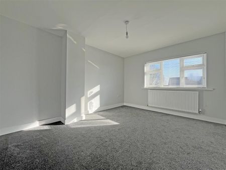 3 bedroom End of terrace house to rent - Photo 4