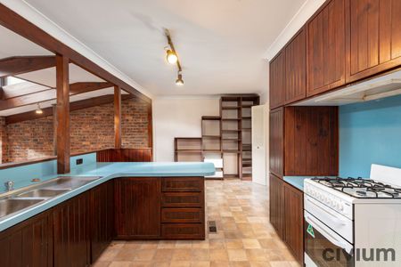 4 Kennerly Street, Curtin ACT 2605 - House For Rent | Domain - Photo 3