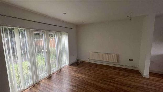 Hawthorne Drive, Kirkby, L33 - Photo 1