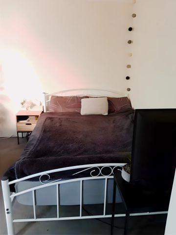 3 bed 2 bath - Photo 2