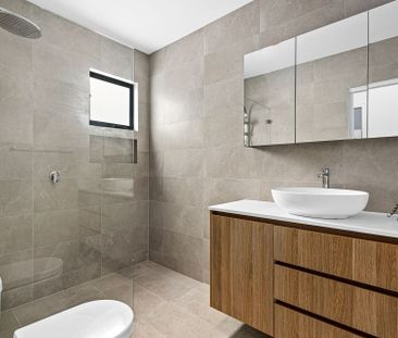 Immaculate townhouse - Photo 5