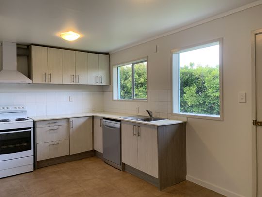 Unit 8, 66 Astley Avenue, New Lynn, Auckland - Photo 1