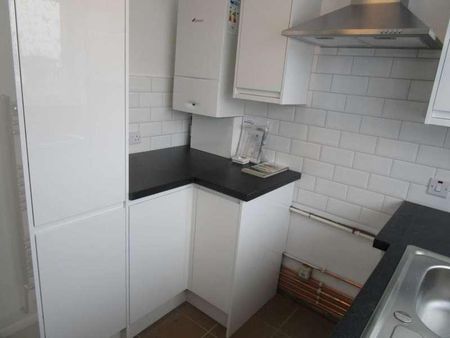 Fff Hart Road, Benfleet, SS7 - Photo 3