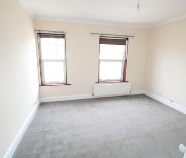 2 bedroom end of terrace house to rent - Photo 4