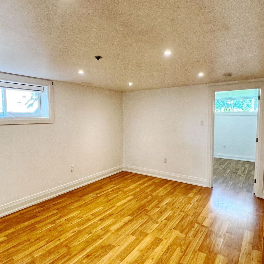 For Lease - 32 Collins Crescent Unit# Lower, Aurora, Ontario - Photo 1