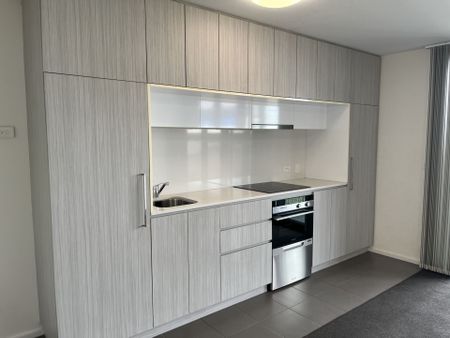 Modern and convenient apartment in prime location! - Photo 4