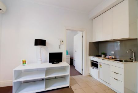 1 Bedroom Studio style 1 - Photo 5