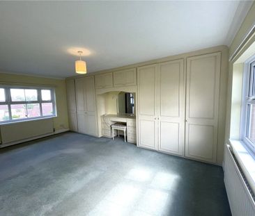 Available early March, The Vicarage is a beautifully presented, fou... - Photo 2