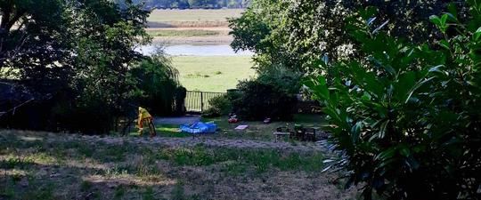 WOHNUNGSTAUSCH ich biete eine große Wohnung direkt an der Elbe - Photo 1