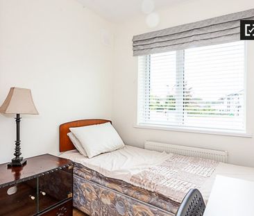 Room for rent in sweet 3-bedroom house, Melrose Park, Dublin - Photo 6