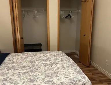 furnished main level bright bedroom | Calgary - Photo 1