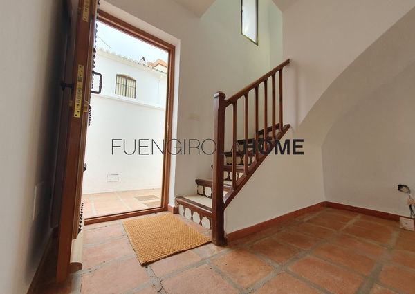 Ref 19790 – **LONG TERM RENTAL** -Great opportunity to live in the best urbanization in Fuengirola: PUEBLO LOPEZ