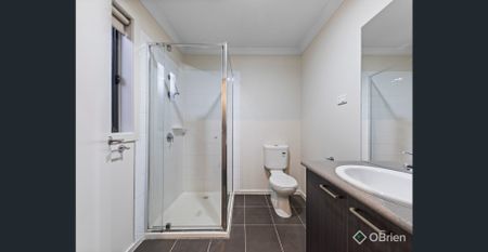 Family Comfort in a Prime Lyndhurst Location - Photo 5