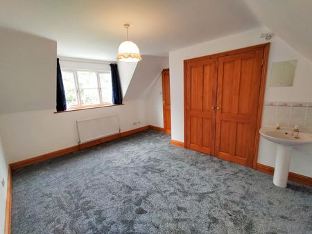 High Street, Royston, Reed - Photo 5