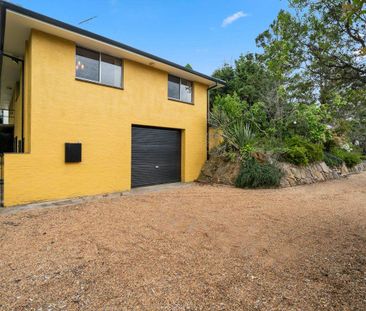 Large Block, Spacious House, Perfect Location! - Photo 2