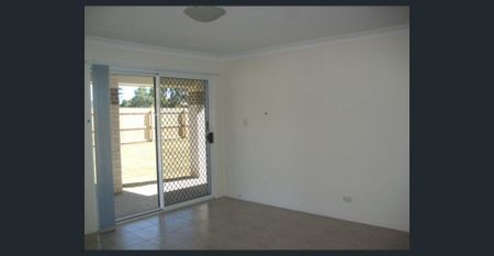 4 BED 2 BATH MODERN HOME - Photo 2