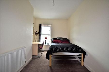 5 bedroom flat to rent - Photo 5