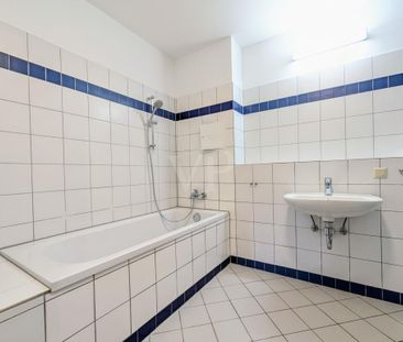 Attraktive Stadtwohnung mit Einbauküche und Aufzug nahe dem Altmarkt - Photo 4