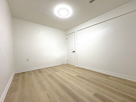 For Lease - 9 Truro Crescent, Toronto, Ontario - Photo 3