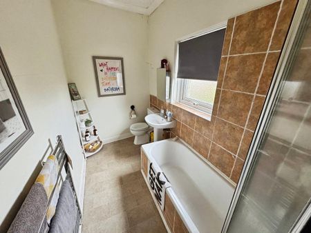 2 bedroom terraced house to rent - Photo 3