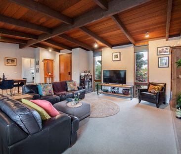 Beautiful Family Home With Pool! - Photo 1