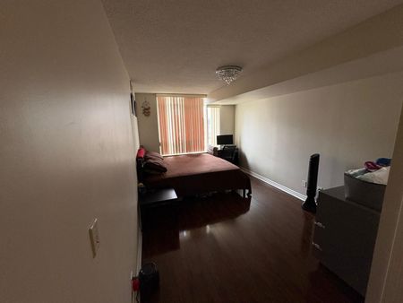 For Lease - 3888 Duke of York Boulevard Unit# 435, Mississauga, Ontario - Photo 3