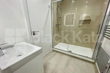 Prime location & Inclusive of Gas & Electric - Photo 3