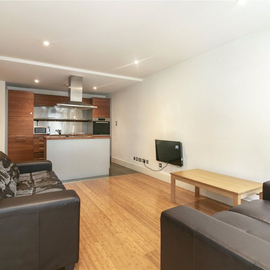 Long Lane, London, SE1 4PF - Photo 1