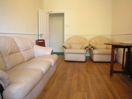 Bedroom Detached House In Bournemouth, BH9 - Photo 1