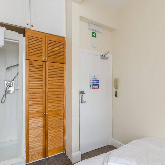 Studio to rent - Photo 1