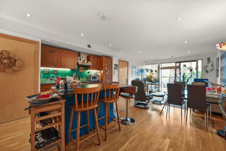 3 bedroom flat to rent - Photo 2